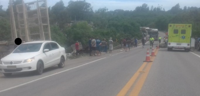 DUAS PESSOAS MORREM EM ACIDENTE NA BR 392, EM CANGUU