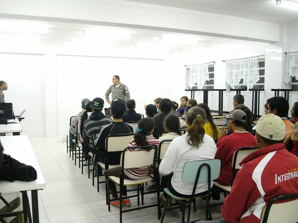 REUNIO COMUNITRIA ABRANGE BAIRROS SANTA ROSA E CIDADE DE GUEDA, EM RIO GRANDE