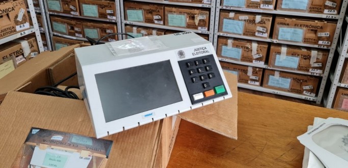 CART�RIOS ELEITORAIS DE RG PRONTOS PARA O DIA DE ELEI��ES