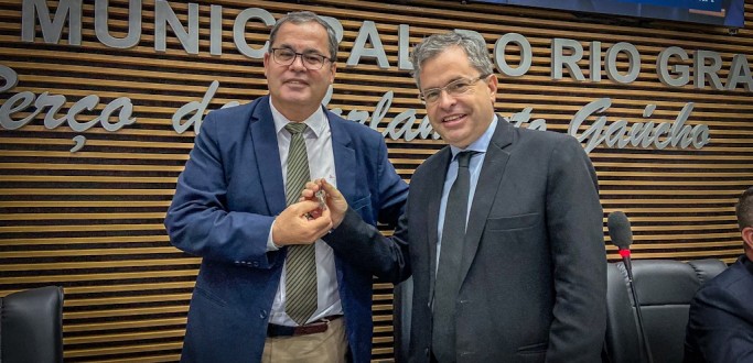 GIOVANI MORALLES  EMPOSSADO COMO PRESIDENTE DA CMARA MUNICIPAL DO RIO GRANDE