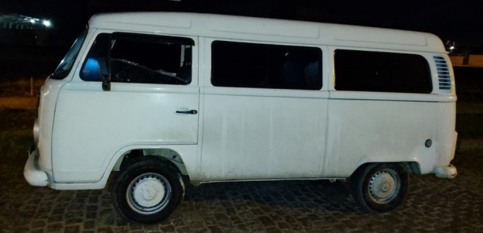 PC DE RG APREENDE 87 KG DE COCANA EM INTERIOR DE VECULO NA FILA DA BALSA