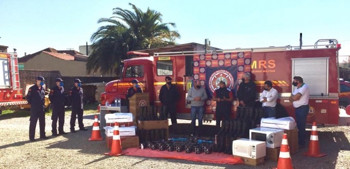 BOMBEIROS DE SLS RECEBEM MATERIAIS E VIATURA PARA COMBATE DE INCNDIOS FLORESTAIS