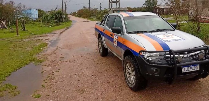 DEFESA CIVIL DISTRIBUI LONAS E MONITORA N�VEL DA LAGUNA DOS PATOS, EM RG