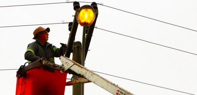 SMZC REALIZA MANUTEN��O DE LUMIN�RIAS E INICIA A��ES DE CONSERVA��O DE �REAS P�BLICAS