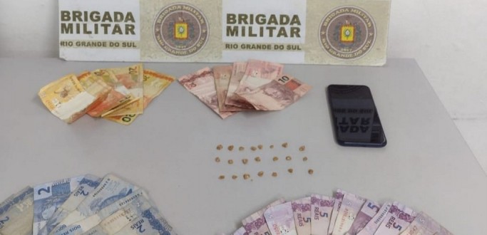 BM PRENDE HOMEM POR TRFICO DE ENTORPECENTES EM SO LOURENO DO SUL