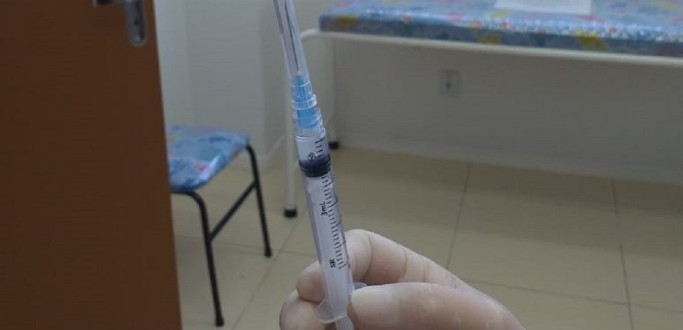 GESTANTES COM OU SEM COMORBIDADES PODEM RECEBER A VACINA CONTRA A COVID-19 EM RG