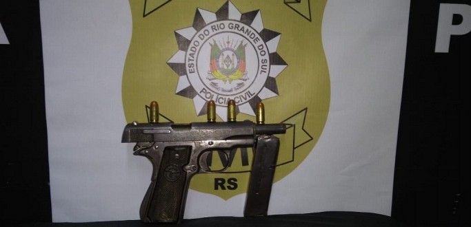 PRISO E APREENSO DE ARMA DE FOGO MOBILIZAM AGENTES DA 1 DP E DA DEAM