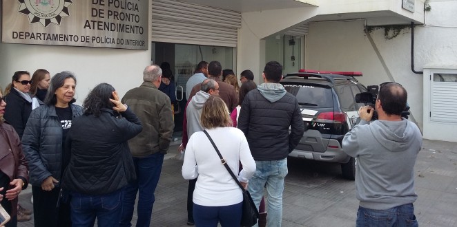 SERVIDORES DA EDUCA��O REGISTRAM BOLETIM DE OCORR�NCIA COLETIVO PARA JUSTIFICAR FALTAS AO TRABALHO NESTA SEXTA-FEIRA