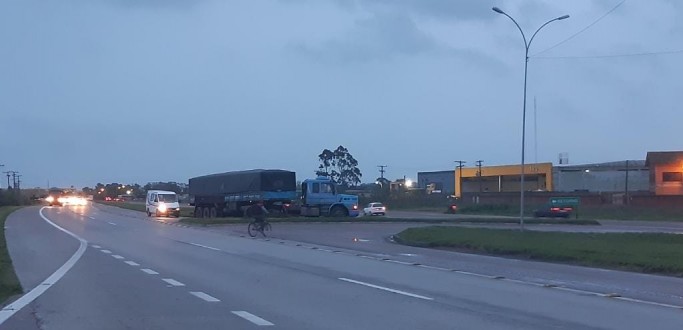 SADA DE PISTA  REGISTRADA NA BR 392, EM RG