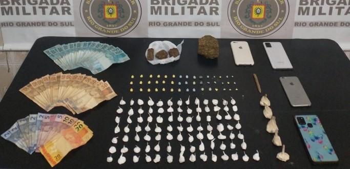 FORA TTICA DO 2 BRBM PRENDE QUATRO POR TRFICO DE DROGAS NA RSC 101, EM SJN