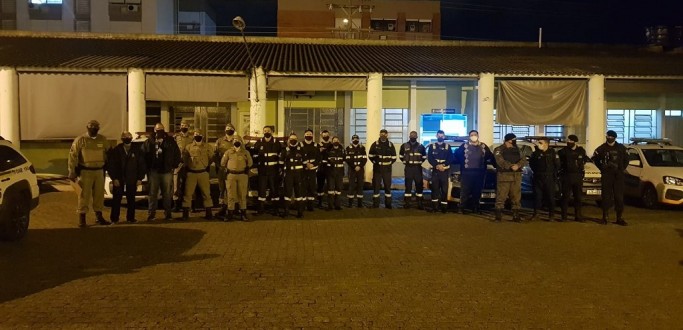 OPERAO INTEGRADA FISCALIZA PESSOAS, VECULOS, BARES E CASAS NOTURNAS, EM PELOTAS