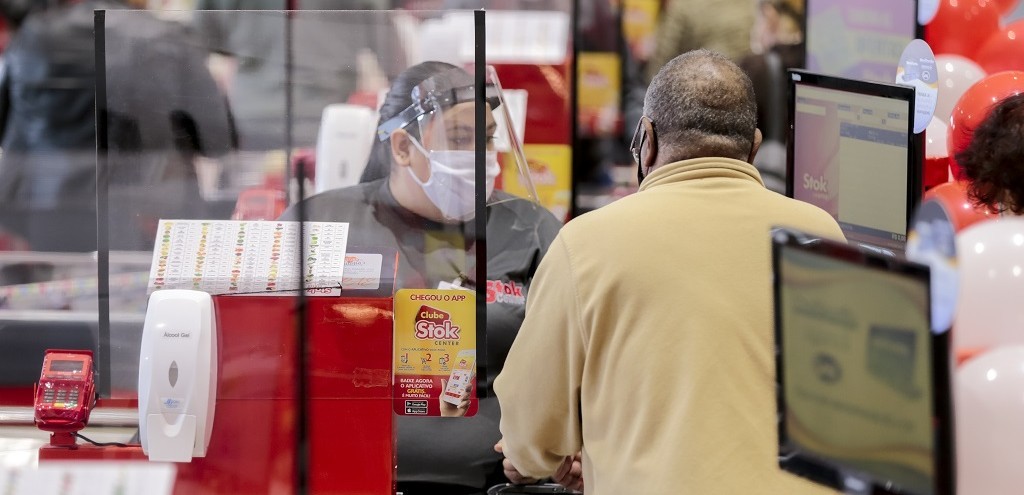 TROCO SOLIDRIO DA REDE STOK CENTER ARRECADA MAIS DE R$ 290 MIL NO PRIMEIRO SEMESTRE