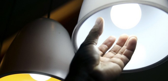 ANEEL PRORROGA PROIBIO DE CORTE DE LUZ POR INADIMPLNCIA