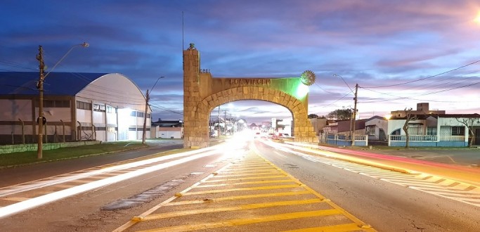 EXECUTIVO PROMOVE A��O PARA REVITALIZA��O DO P�RTICO DA CIDADE