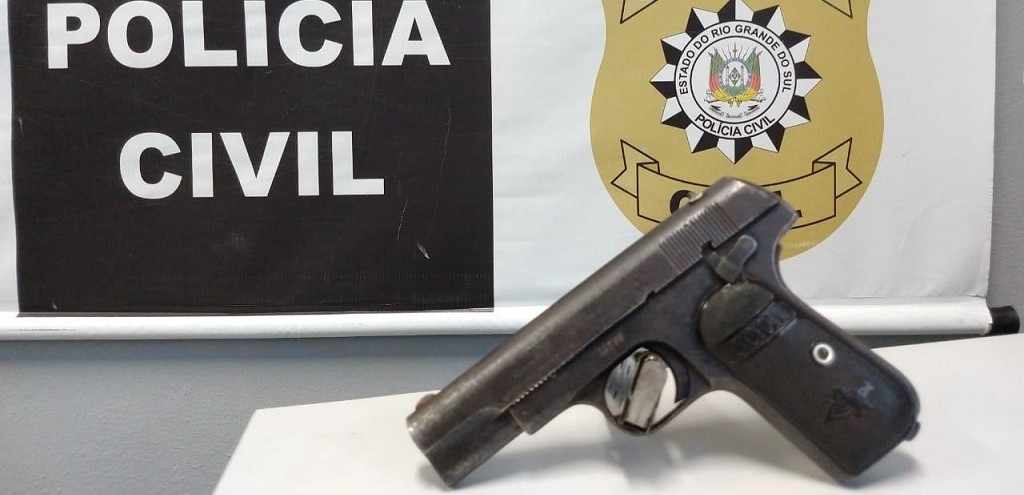 POLICIAIS DA DEAM FLAGRAM ROUBOS A PEDESTRES E PRENDEM ASSALTANTE