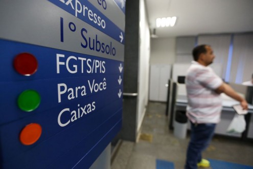 AGNCIAS DA CAIXA ABREM MAIS CEDO NESTA SEGUNDA-FEIRA PARA SAQUES DO FGTS