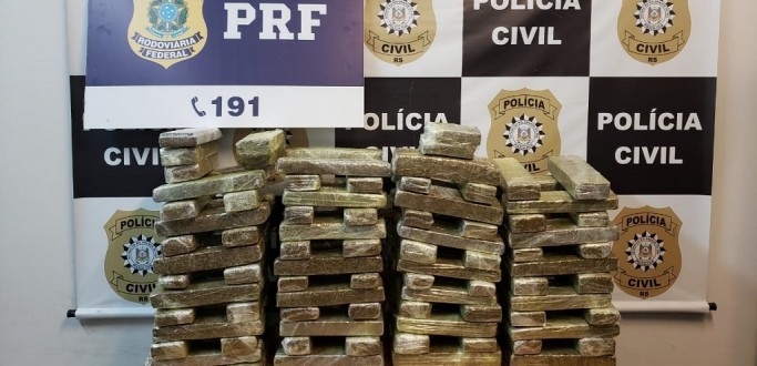 PRF E DRACO DE PELOTAS APREENDEM MAIS DE 70 KG DE MACONHA, NA BR 116, EM SLS