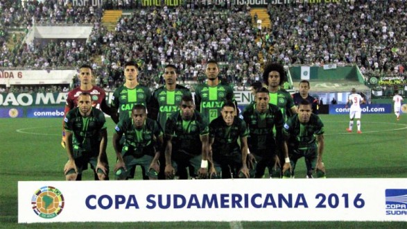 MEIO-CAMPO ATHOS DISSE TER PERDIDO GRANDES AMIGOS E PRESIDENTE DO SO PAULO TERIA ENCONTRO COM O MANDATRIO DA EQUIPE CATARINENSE NO FINAL DO ANO