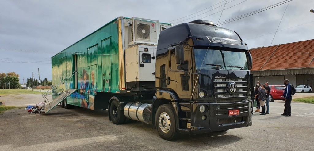 CARRETA DA ADRA CHEGA A RIO GRANDE PARA AUXILIAR A REDE ACOLHER