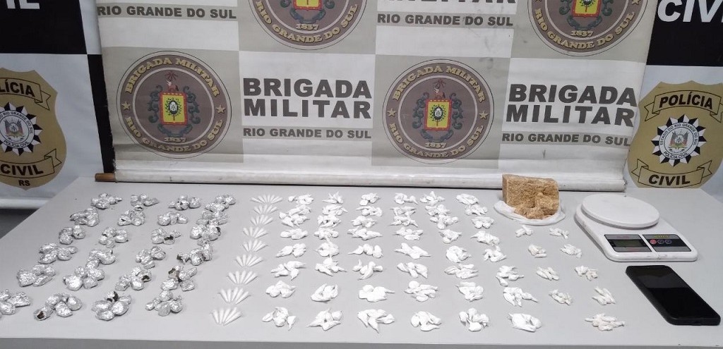 1º BPCHQ APREENDE ADOLESCENTE COM DROGAS NO BAIRRO SÃO MIGUEL