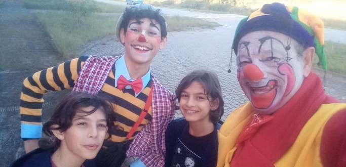 COMUNICADOR RIO-GRANDINO LEVA ALEGRIA AOS ABRIGOS QUE RECEBEM MORADORES RETIRADOS DE REAS DE RISCO