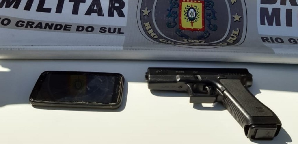 BM PRENDE AUTORES DE ROUBO A PEDESTRE NA XV DE NOVEMBRO