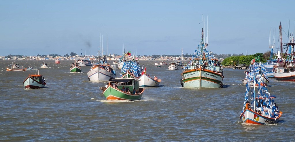 CATLICOS HOMENAGEIAM NOSSA SENHORA DOS NAVEGANTES EM SJN E RG