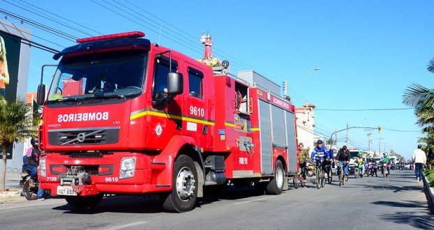DOMINGO DE HOMENAGENS A S�O CRIST�V�O
