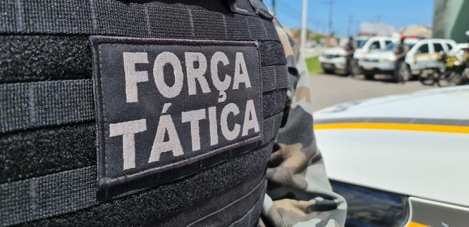 FORA TTICA DO 6 BPM PRENDE HOMEM POR PORTE ILEGAL DE ARMA, NO BAIRRO SO MIGUEL
