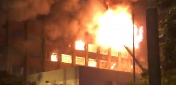 RIO-GRANDINO TESTEMUNHA INC�NDIO NO PR�DIO DA SSP