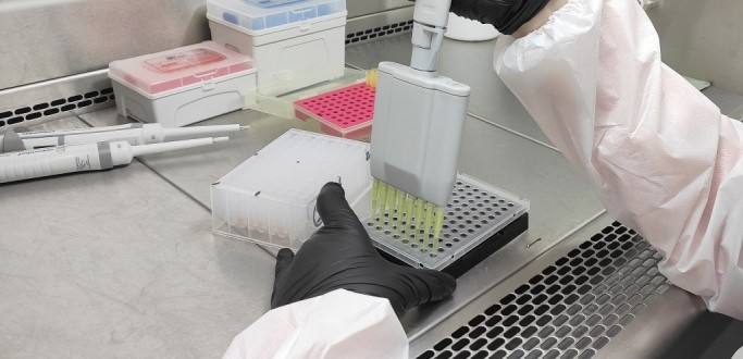 LABORAT�RIO DO HU-FURG ULTRAPASSA 30 MIL TESTES PROCESSADOS PARA COVID-19