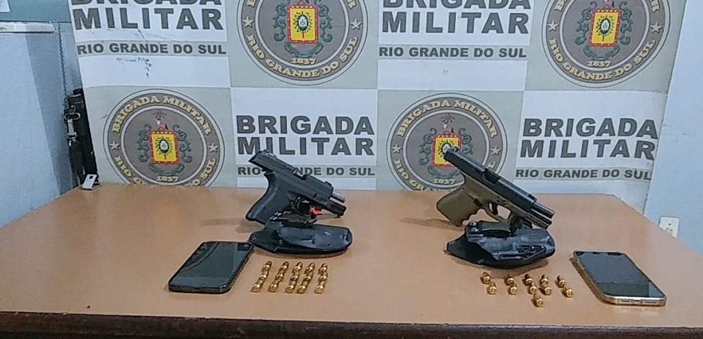 HOMENS SO PRESOS POR PORTE ILEGAL DE ARMA NO FRAGATA, EM PELOTAS