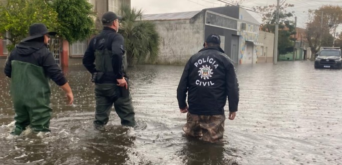 PC INTEGRA ESFORO CONJUNTO DAS AUTORIDADES PARA EVITAR ARROMBAMENTOS E SAQUES EM RESIDNCIAS EVACUADAS EM RAZO DAS CHEIAS, EM RG