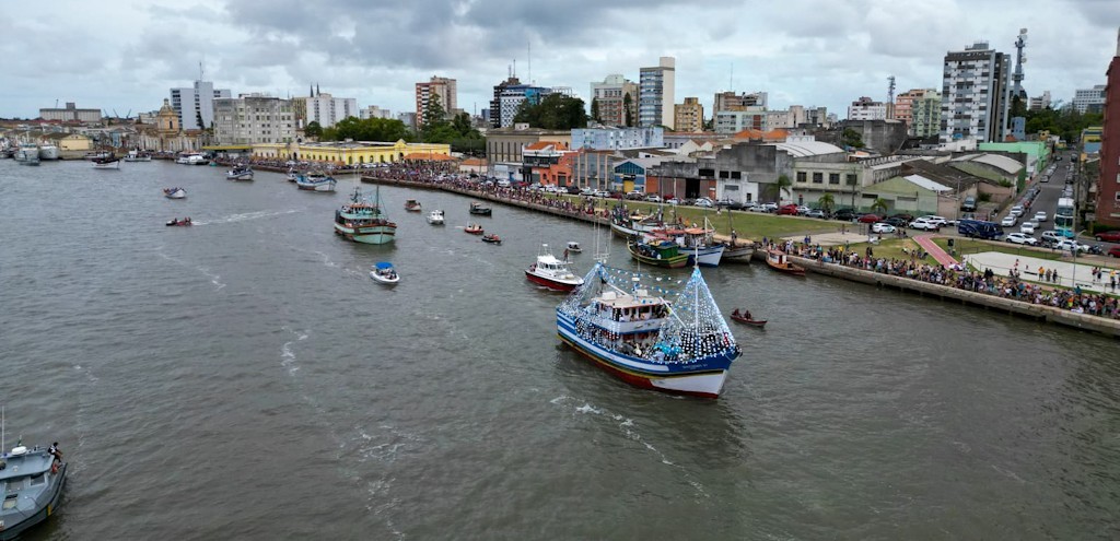 RIO-GRANDINOS ACOMPANHAM PROCISSO DE NOSSA SENHORA DOS NAVEGANTES