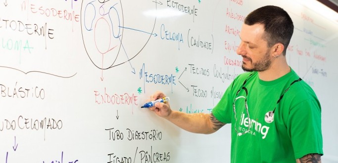 GRUPO FLEMING INAUGURA PR�-VESTIBULAR EM RG E ENSINO M�DIO EM PELOTAS