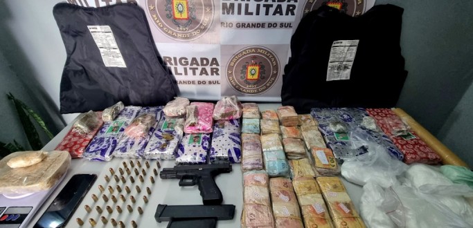 5 BPCHQ PRENDE HOMEM POR TRFICO DE DROGAS, NA ZONA CENTRAL DE RG