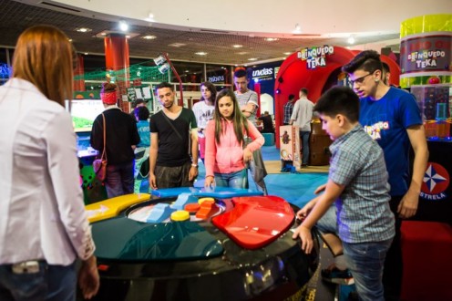 VIAGEM NO TEMPO: BRINQUEDOS DOS ANOS 80 NO PARTAGE SHOPPING RIO GRANDE (Circuito com brinquedos gigantes ser� aberto ao p�blico no dia 23 de maio)