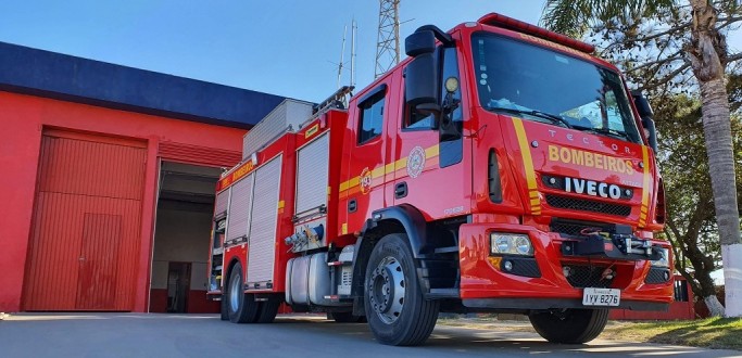 HOMEM ATEIA FOGO EM OFICINA MECNICA NA QUERNCIA E  PRESO PELA BM