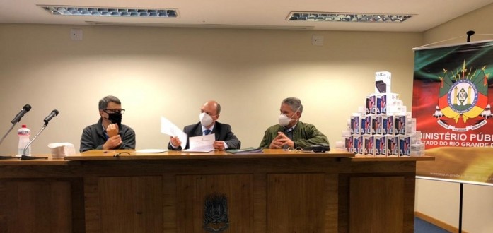 PREFEITURA RG RECEBE 102 CELULARES DO MP PARA ALUNOS CARENTES