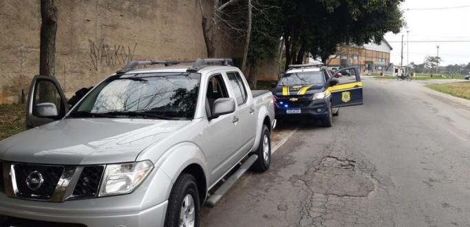 PRF APREENDE CAMINHONETE CLONADA EM PELOTAS