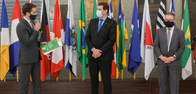 GOVERNO APRESENTA ADEQUAES E SUBMETE A REFORMA TRIBUTRIA RS  ASSEMBLEIA