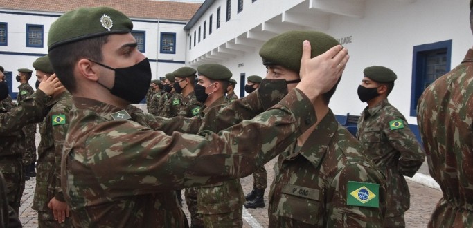 ENTREGA DA BOINA VERDE-OLIVA ACONTECE SEM A PRESENA DE FAMILIARES POR CONTA DA PANDEMIA