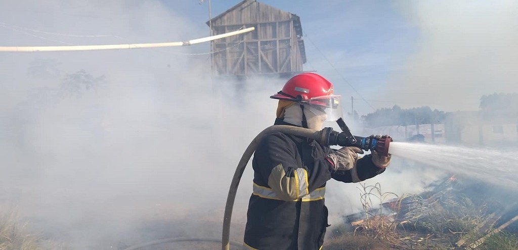 CONHEA O CORPO DE BOMBEIROS VOLUNTRIOS DE TAPES