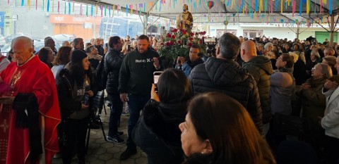 RIO-GRANDINOS CELEBRAM S�O PEDRO COM PROCISS�O E MISSA NO LARGO DOUTOR PIO