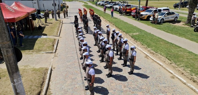 OPERA��ES VER�O E GOLFINHO S�O LAN�ADAS NO LITORAL SUL