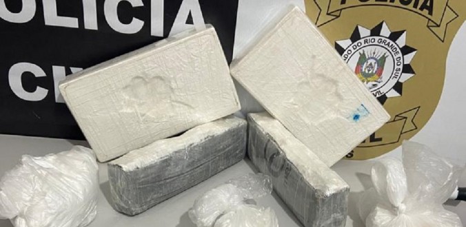 DRACO PRENDE DUPLA POR TRFICO DE DROGAS NA VILA DIAS