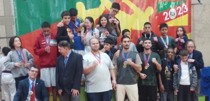 RIO-GRANDINOS CONQUISTAM MEDALHAS DURANTE CAMPEONATO ESTADUAL DE KARAT, EM SANTA ROSA