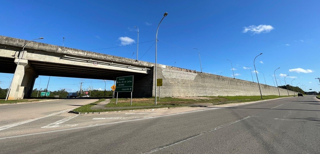 APS APRESENTAR PROBLEMAS ESTRUTURAIS, VIADUTO DE ACESSO  AVENIDA 25 DE JULHO  LIBERADO, EM PELOTAS