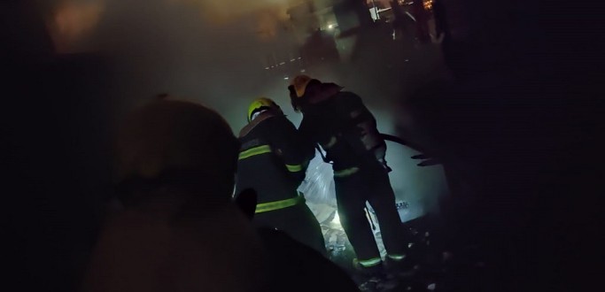 MAIS UMA CASA � ATINGIDA POR INC�NDIO NA HENRIQUE PANCADA