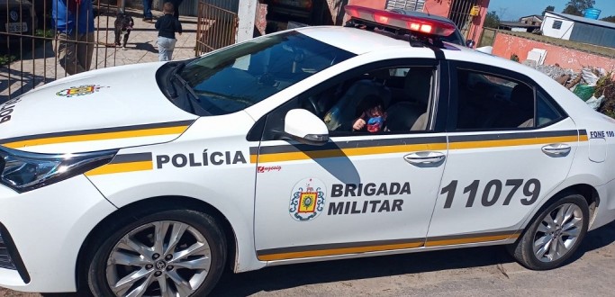 MENINO DE PELOTAS RECEBE VISITA SURPRESA DA BM NO DIA DE SEU ANIVERS�RIO